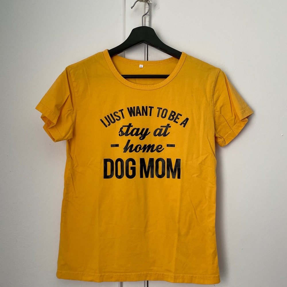 Dog mom tee